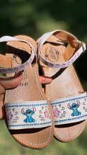 Cargar imagen en el visor de la galería, Stitch Buckle open toed Buckle
