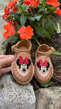 Cargar imagen en el visor de la galería, Minnie Tan Buckle