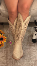 Cargar imagen en el visor de la galería, Yuli Hueso - Bone Leather Boots