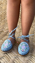 Cargar imagen en el visor de la galería, Rosaura - Blue Embroidered Lace Up Huaraches