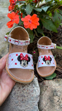 Cargar imagen en el visor de la galería, Minnie White Open Toed Buckle