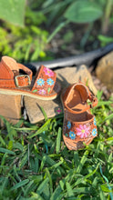 Cargar imagen en el visor de la galería, Clarissa - Tan Embroidered Buckle PREORDER