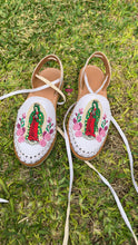 Cargar imagen en el visor de la galería, Virgen Sequin White Lace Up