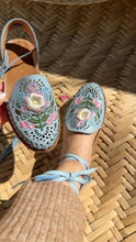 Cargar imagen en el visor de la galería, Irene 3D- Blue Embroidered Lace Up Huaraches