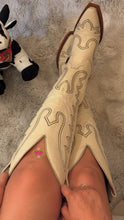 Cargar imagen en el visor de la galería, Allison Hueso - Bone Leather Boots