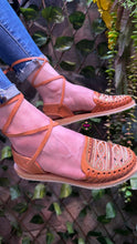 Cargar imagen en el visor de la galería, Sequin Tan Lace Up