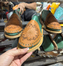 Cargar imagen en el visor de la galería, Girasol Láser - Sunflower Tan Buckle