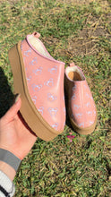 Cargar imagen en el visor de la galería, Warm Coquette Pink Platform