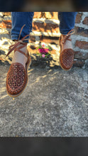 Cargar imagen en el visor de la galería, Ricitos Dorados- Tan Lace Up Sandals PREORDER