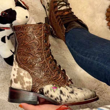Cargar imagen en el visor de la galería, Botas Lacer - Unique Cowhide Pattern Leather Tooled Boots