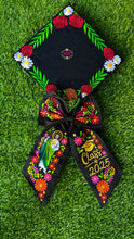 Cargar imagen en el visor de la galería, Decorative graduation cap with colorful designs