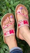 Cargar imagen en el visor de la galería, Coquette 3D Pink Toe Sandals