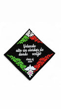 Cargar imagen en el visor de la galería, Volando Alto 2026 Embroidered graduation cap topper