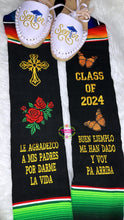 Cargar imagen en el visor de la galería, 2026 Le Agradezco - Cross Graduation Stole Sarape Sash PREORDER