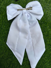 Cargar imagen en el visor de la galería, Black Moño - Unique Embroidered Class of 2026 Bows IN STOCK