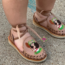 Cargar imagen en el visor de la galería, Moana Tan Lace up PREORDER