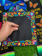 Cargar imagen en el visor de la galería, Embroidered graduation cap topper (w/o button) IN STOCK