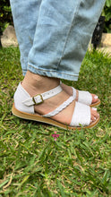 Cargar imagen en el visor de la galería, Trenzita Blanca- White Tooled Braid
