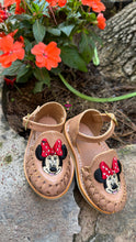 Cargar imagen en el visor de la galería, Minnie Tan Buckle