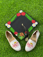 Cargar imagen en el visor de la galería, Senior 2026 - Gold and Red Leather Flats