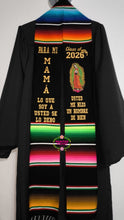 Cargar imagen en el visor de la galería, 2026 Gracias Mamá (hombre) Virgen Black Graduation Stole Sarape Sash IN STOCK