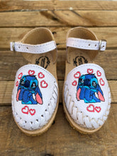 Cargar imagen en el visor de la galería, Stitch Buckle