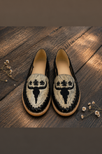 Cargar imagen en el visor de la galería, Black Cowhide - Embroidered Flats PREORDER
