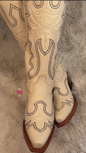 Cargar imagen en el visor de la galería, Allison Hueso - Bone Leather Boots