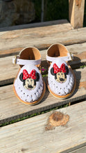 Cargar imagen en el visor de la galería, Minnie White Buckle PREORDER