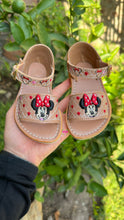 Cargar imagen en el visor de la galería, Minnie Buckle Tan Open Toed PREORDER