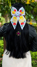 Cargar imagen en el visor de la galería, White Moño - Unique Embroidered Class of 2026 Bows IN STOCK