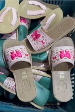 Cargar imagen en el visor de la galería, Pink Coquette Pink Bow Mexican Sandals
