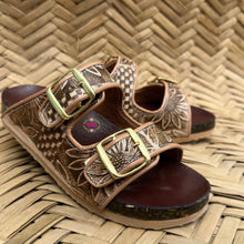 Cargar imagen en el visor de la galería, Sunflower Corcho - Hand tooled sunflower leather sandals