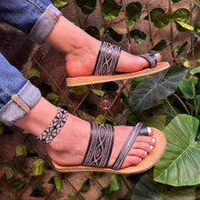 Cargar imagen en el visor de la galería, Sequin Black Cross Toe Sandals PREORDER