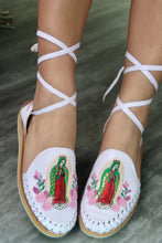 Cargar imagen en el visor de la galería, Virgen Sequin White Lace Up