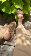 Cargar imagen en el visor de la galería, Sunflower Corcho - Hand tooled sunflower leather sandals