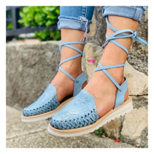 Cargar imagen en el visor de la galería, Mexico - Blue Tooled Lace Up Leather Huaraches