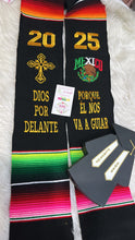 Cargar imagen en el visor de la galería, *2026*Dios por delante Black Graduation Stole Sarape Sash
