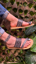 Cargar imagen en el visor de la galería, Sequin Black Cross Toe Sandals PREORDER