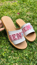 Cargar imagen en el visor de la galería, Pink Senior Sequin - White Sandal