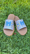 Cargar imagen en el visor de la galería, White Coquette Blue Bow Mexican Sandals