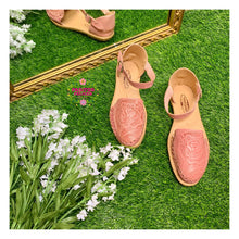Cargar imagen en el visor de la galería, Mexico - Pink Tooled Leather Flats
