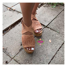 Cargar imagen en el visor de la galería, Rosa Yute - Rose Tooled Espadrilles