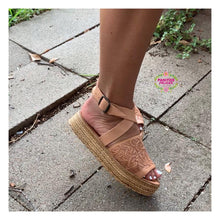 Cargar imagen en el visor de la galería, Rosa Yute - Rose Tooled Espadrilles