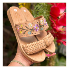 Cargar imagen en el visor de la galería, Evanya- Purple Embroidered Economic Sandal