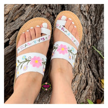 Cargar imagen en el visor de la galería, Mañana será bonito - White Leather Sandals PREORDER