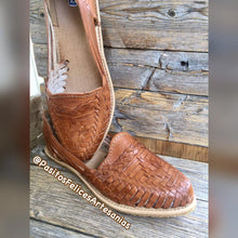 Cargar imagen en el visor de la galería, The Classics - Light Tan