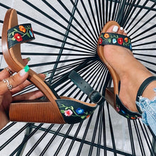Cargar imagen en el visor de la galería, Jardin Negro - Heels