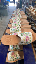 Cargar imagen en el visor de la galería, Karissa - White Leather Sandals