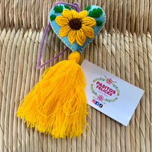 Cargar imagen en el visor de la galería, Sunflower hearts